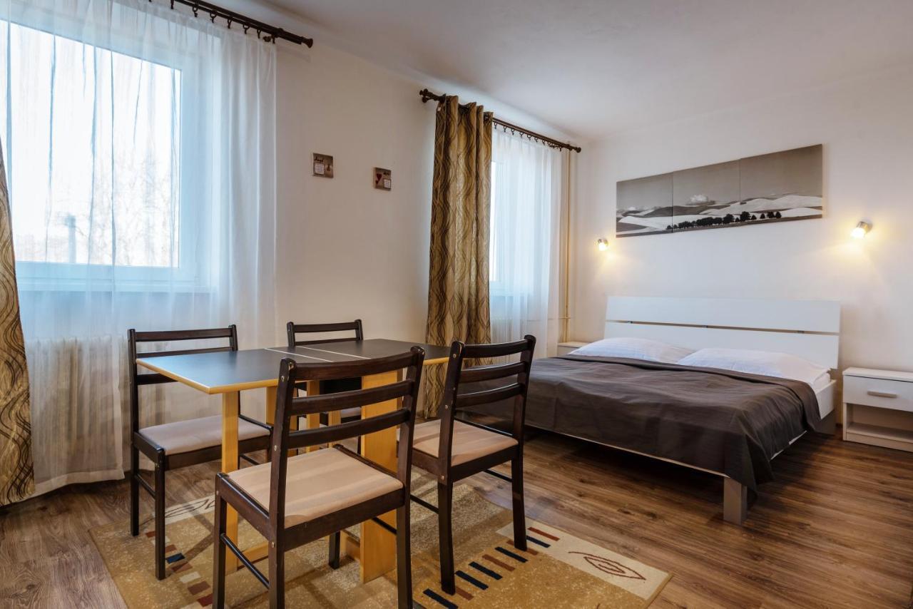 Hotel Poludnica ลิฟตอฟสกีมิคูลาช ภายนอก รูปภาพ