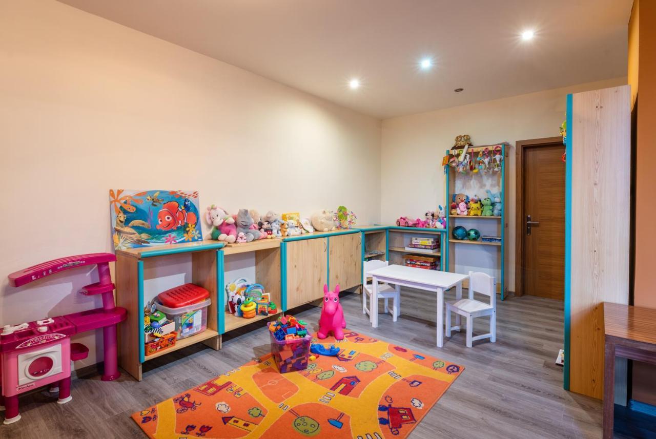 Hotel Poludnica ลิฟตอฟสกีมิคูลาช ภายนอก รูปภาพ